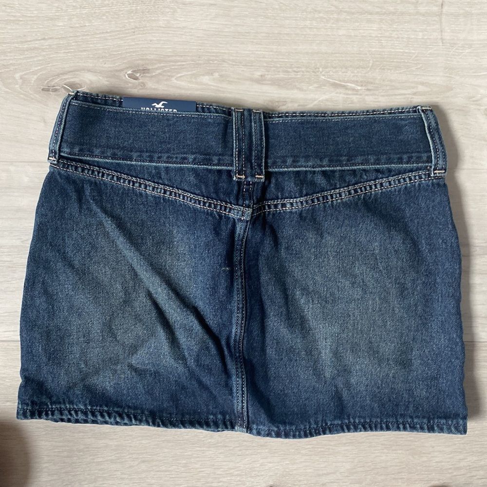 HOLLISTER LOW-RISE BELTED DENIM MINI SKIRT DARK WASH NWT - Picture 8 of 8